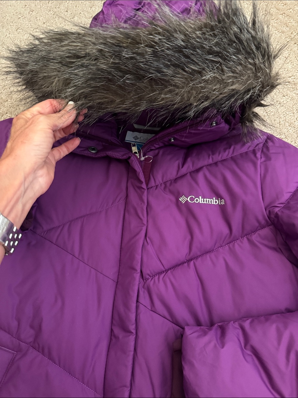 Columbia women’s ' Purple ski/ snowboard 🏂 Puffer Jacket with Faux-Fur Hood